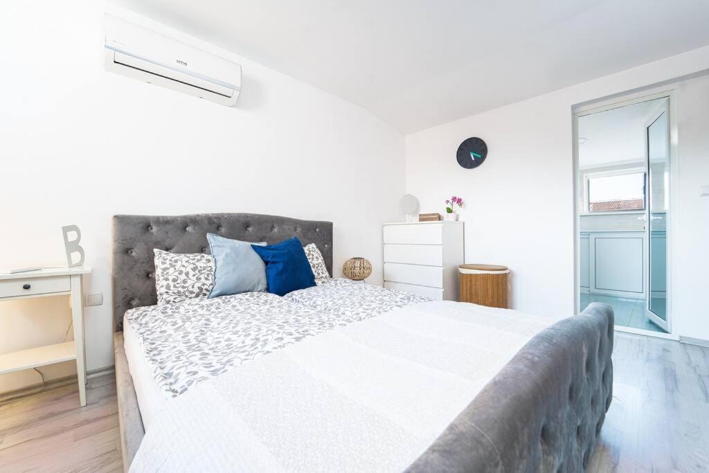 Central Apartment 2Bd Next To Vitosha Bul. 索菲亞 外观 照片